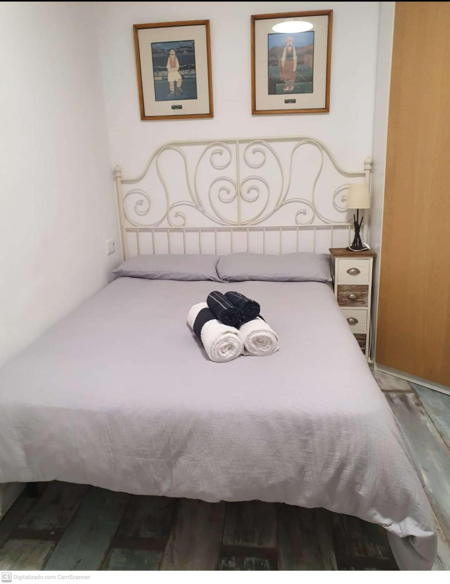 Studio Or Rooms With Private Bathroom Or Rooms With Shared Bathroom Barcelona Exteriör bild