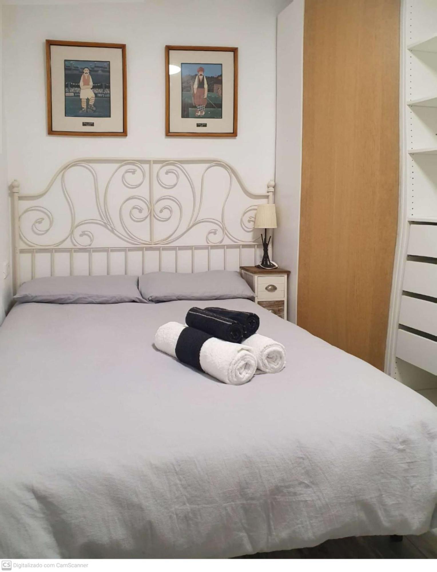 Studio Or Rooms With Private Bathroom Or Rooms With Shared Bathroom Barcelona Exteriör bild