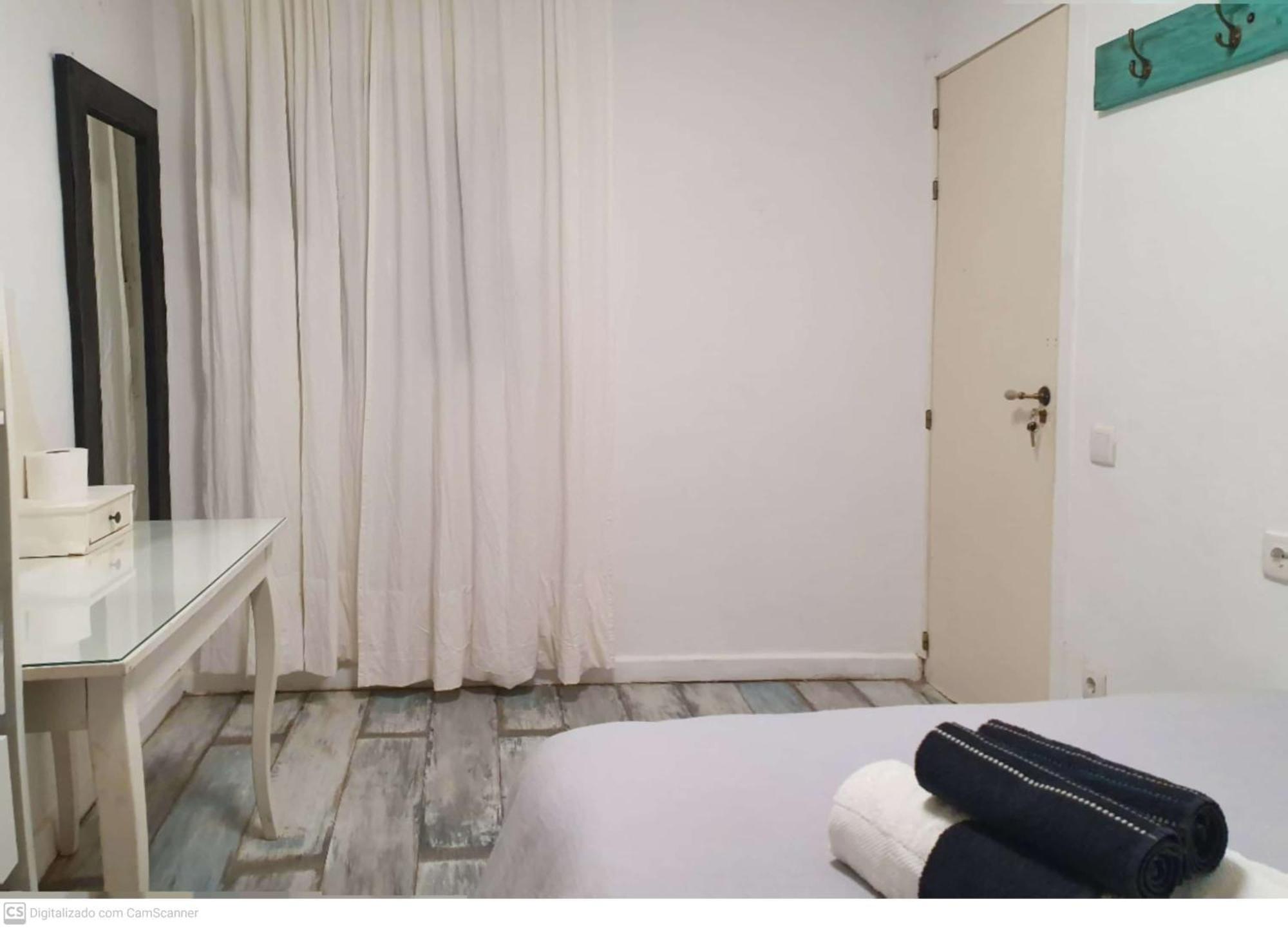 Studio Or Rooms With Private Bathroom Or Rooms With Shared Bathroom Barcelona Exteriör bild