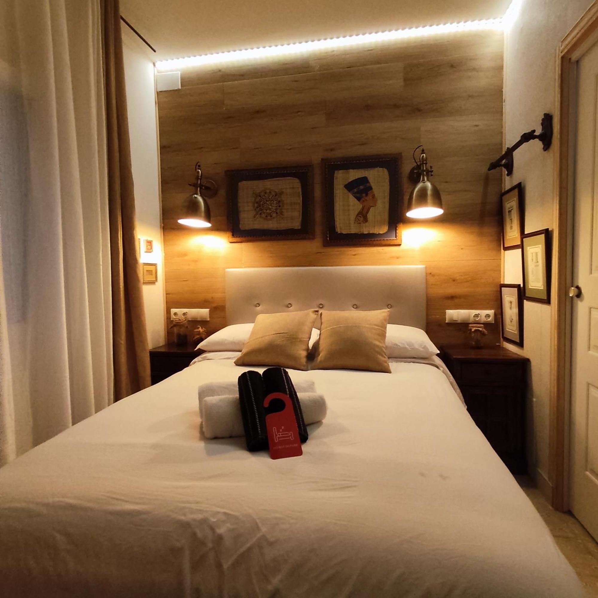 Studio Or Rooms With Private Bathroom Or Rooms With Shared Bathroom Barcelona Exteriör bild