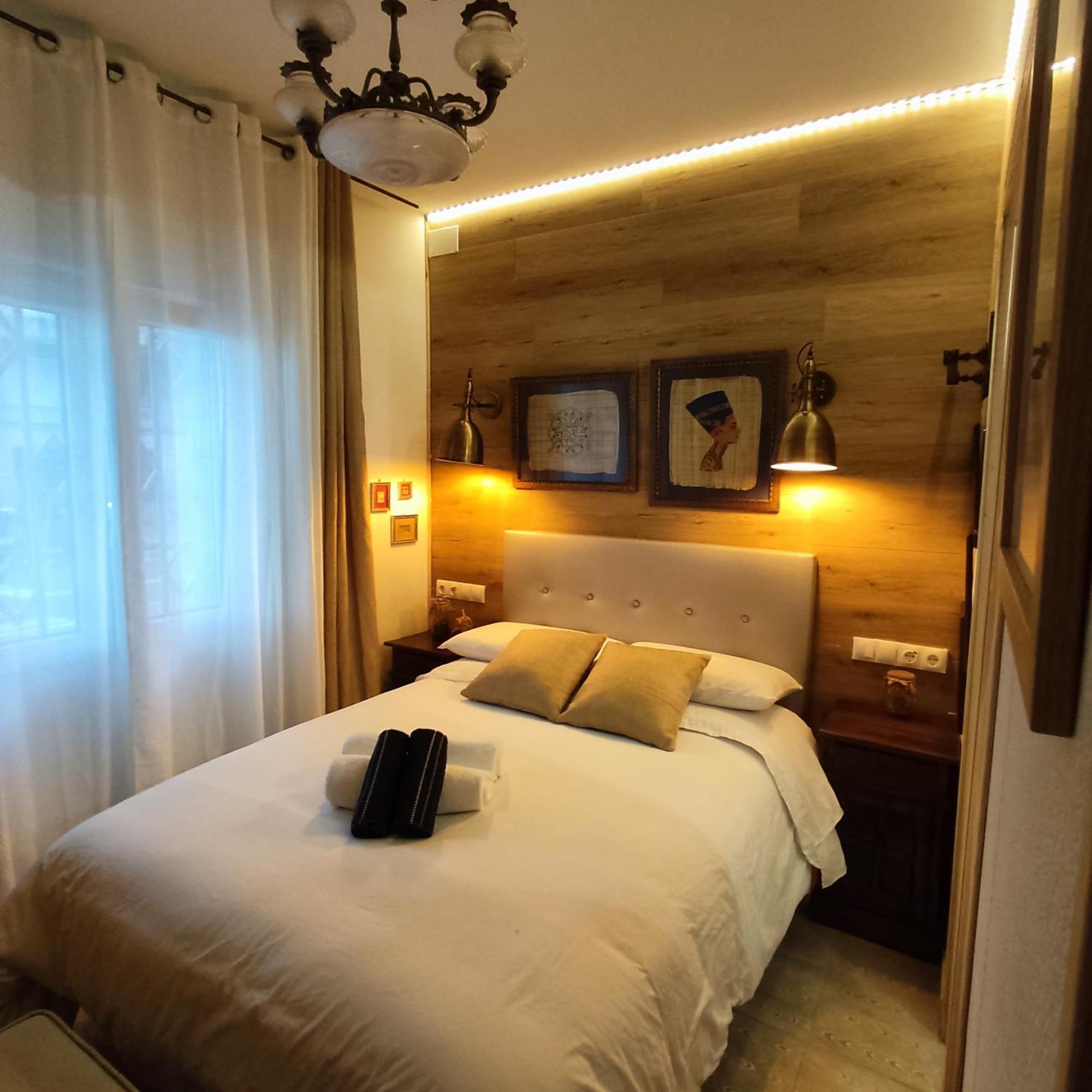 Studio Or Rooms With Private Bathroom Or Rooms With Shared Bathroom Barcelona Exteriör bild