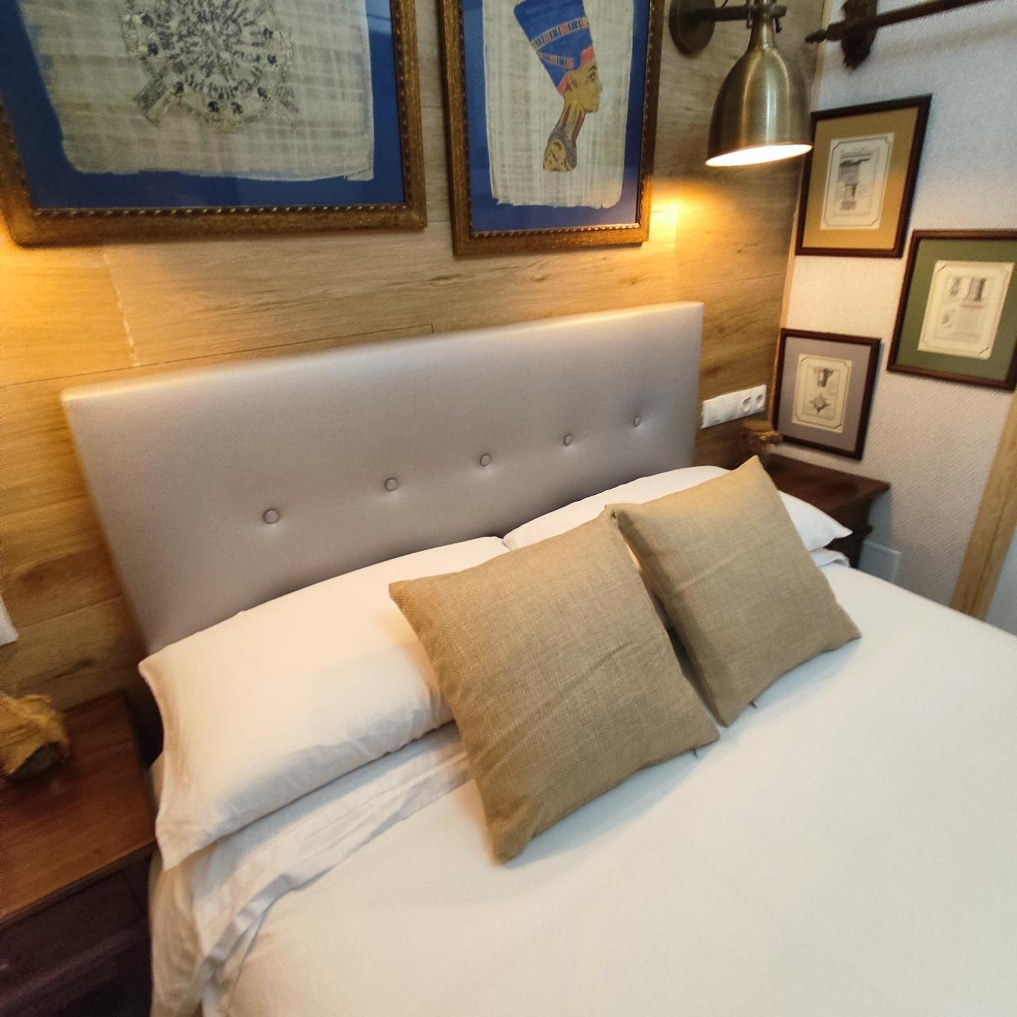 Studio Or Rooms With Private Bathroom Or Rooms With Shared Bathroom Barcelona Exteriör bild