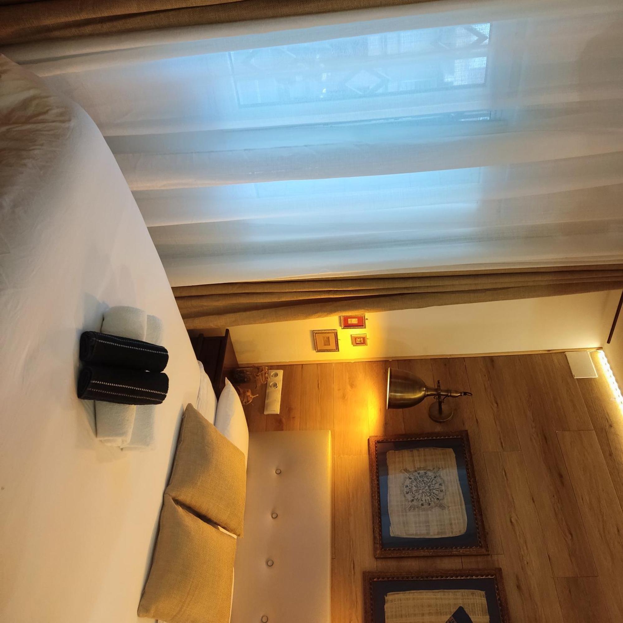Studio Or Rooms With Private Bathroom Or Rooms With Shared Bathroom Barcelona Exteriör bild