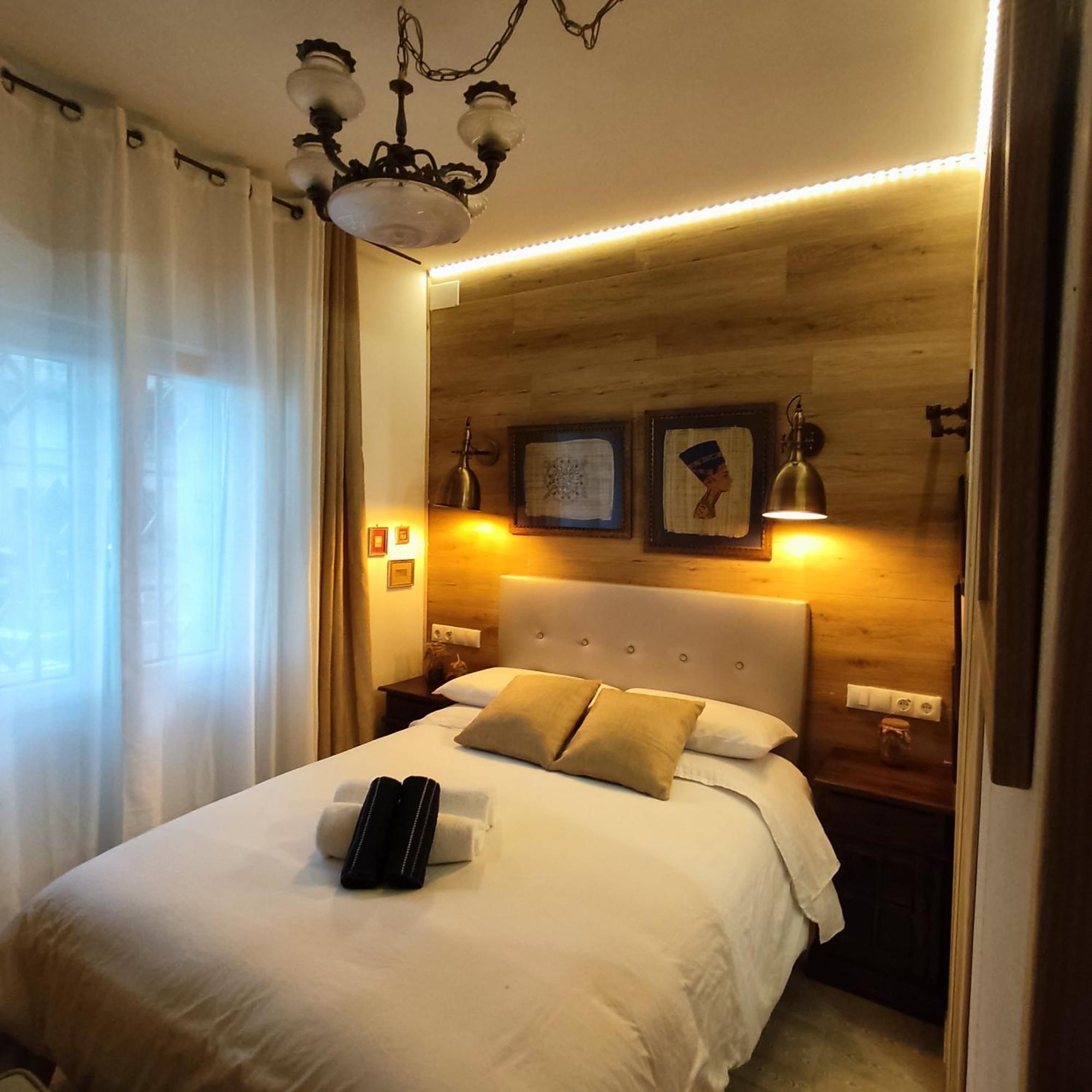 Studio Or Rooms With Private Bathroom Or Rooms With Shared Bathroom Barcelona Exteriör bild