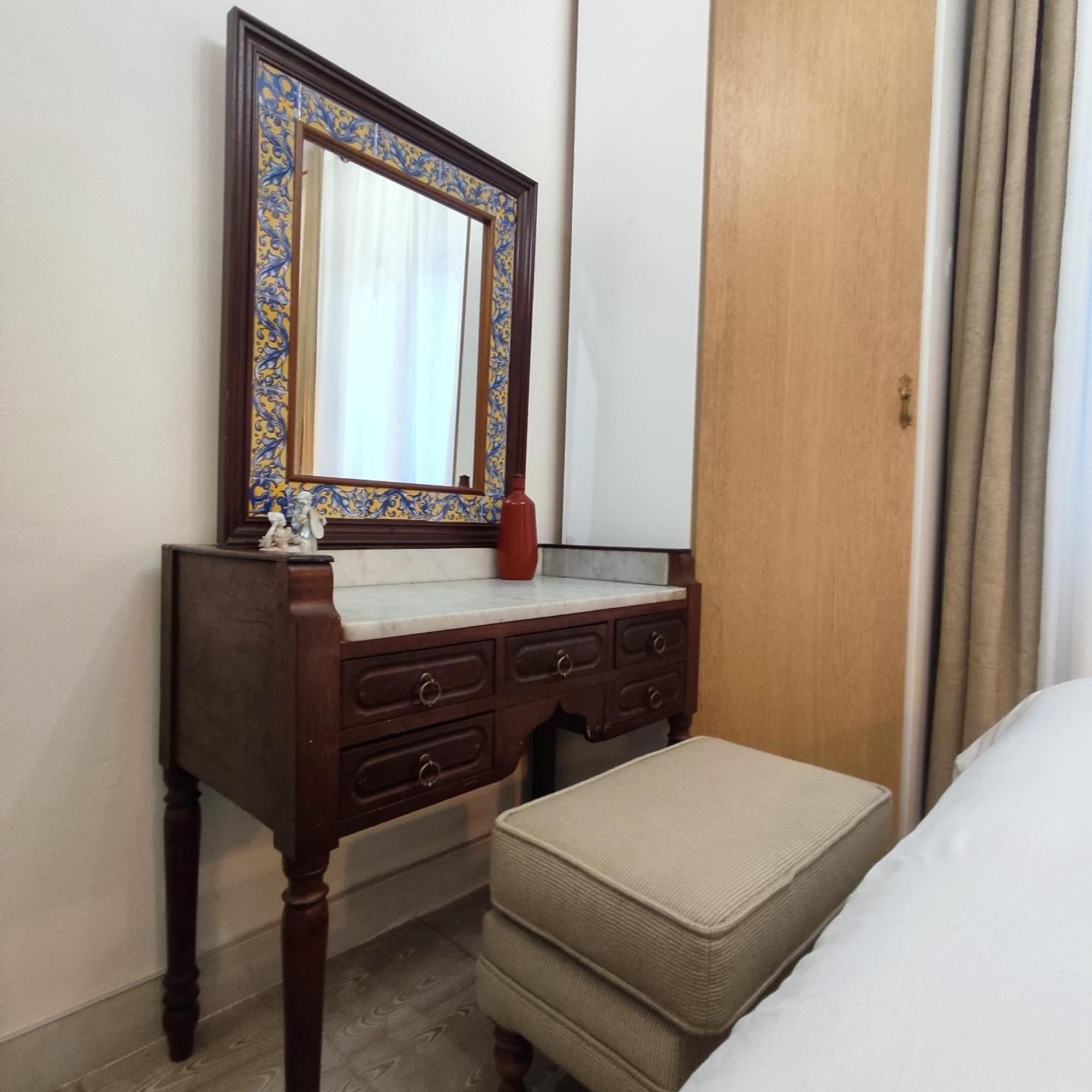 Studio Or Rooms With Private Bathroom Or Rooms With Shared Bathroom Barcelona Exteriör bild
