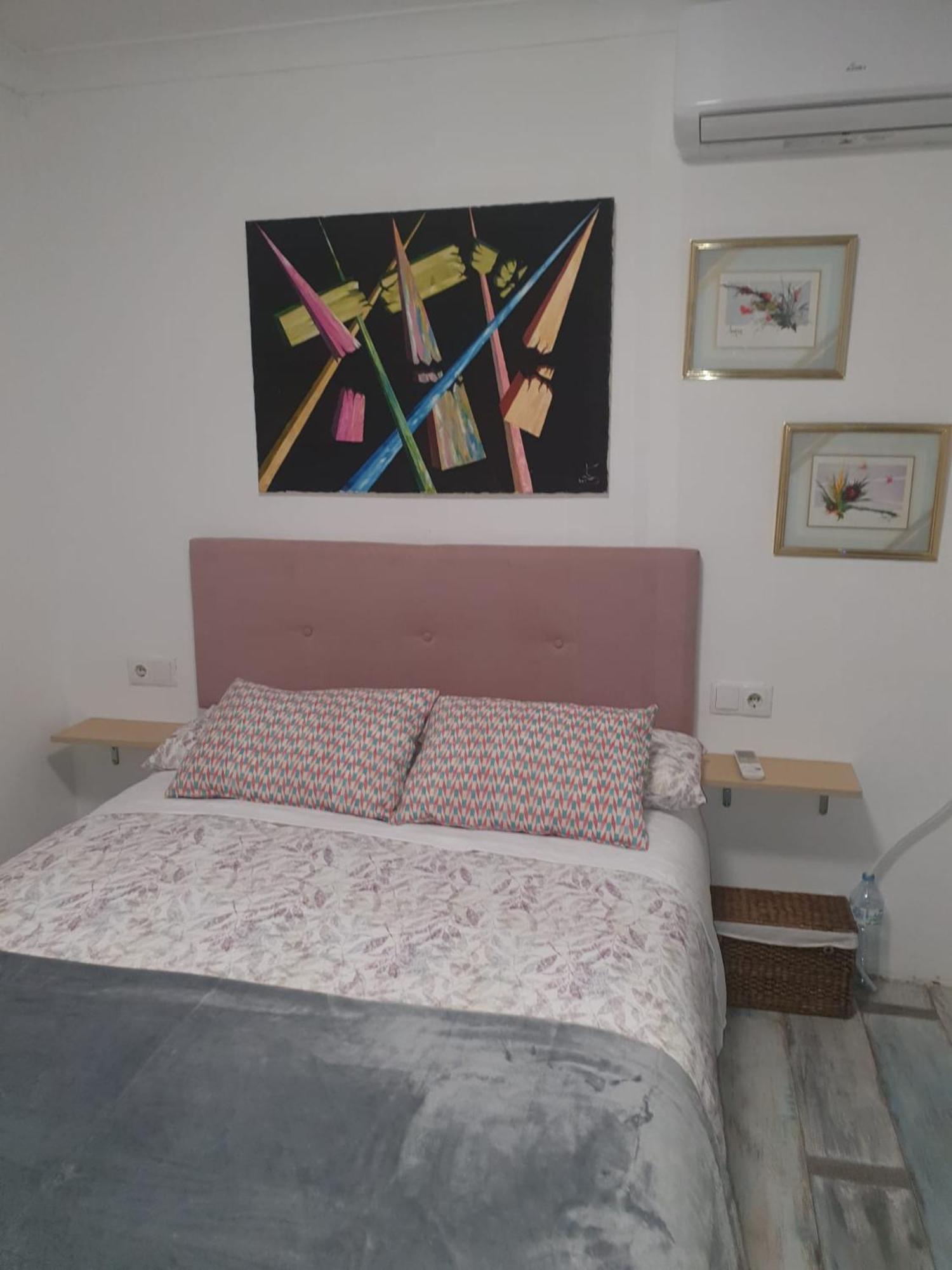 Studio Or Rooms With Private Bathroom Or Rooms With Shared Bathroom Barcelona Exteriör bild