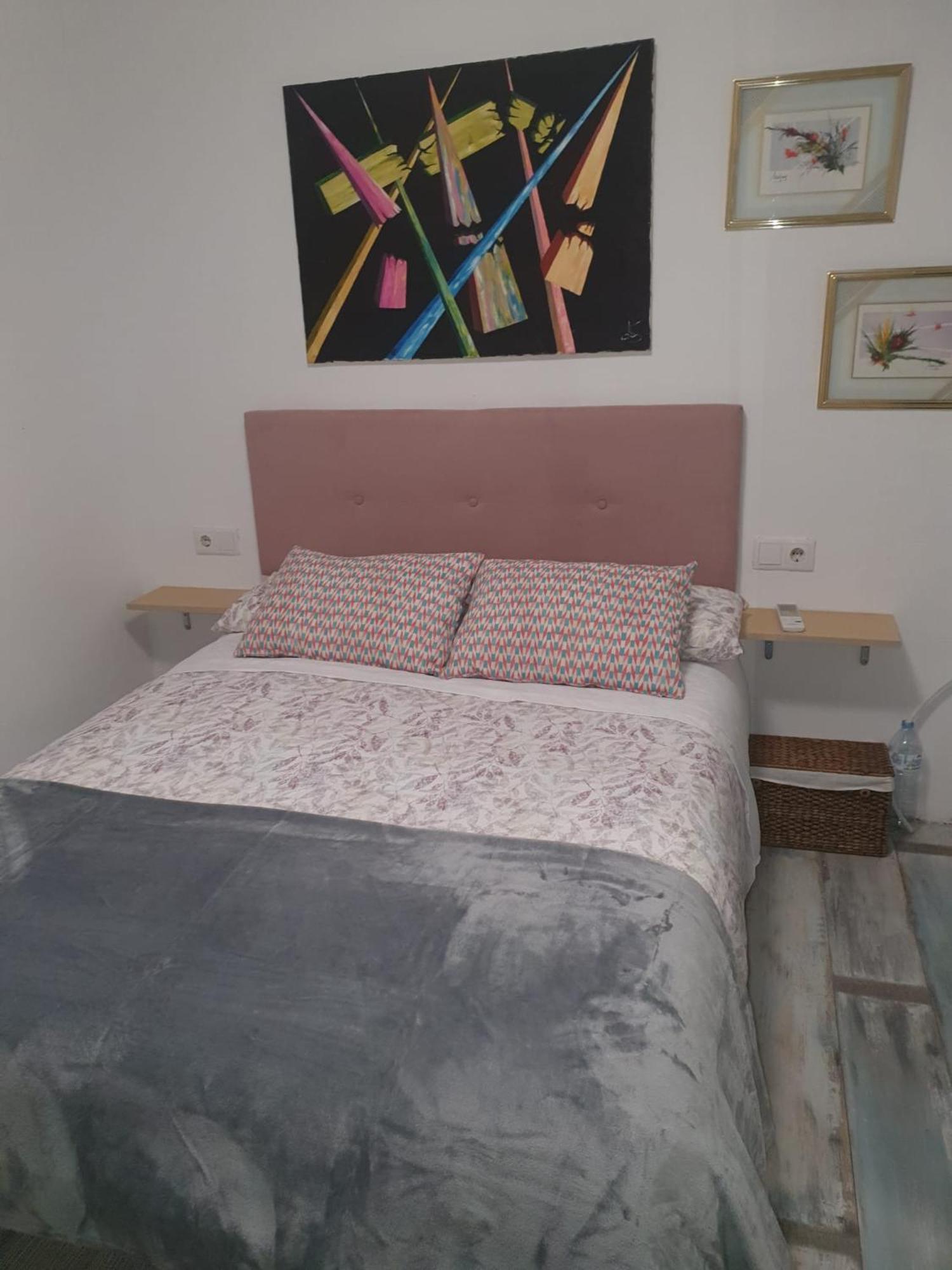 Studio Or Rooms With Private Bathroom Or Rooms With Shared Bathroom Barcelona Exteriör bild