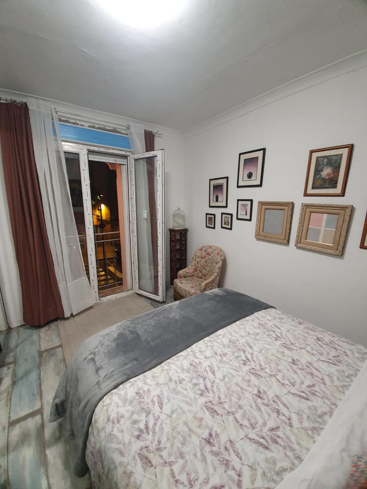 Studio Or Rooms With Private Bathroom Or Rooms With Shared Bathroom Barcelona Exteriör bild