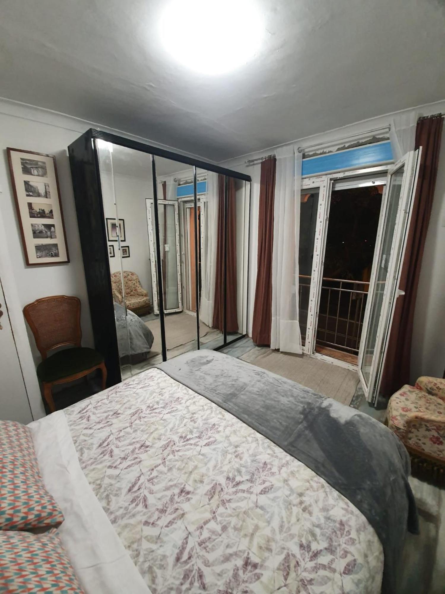 Studio Or Rooms With Private Bathroom Or Rooms With Shared Bathroom Barcelona Exteriör bild