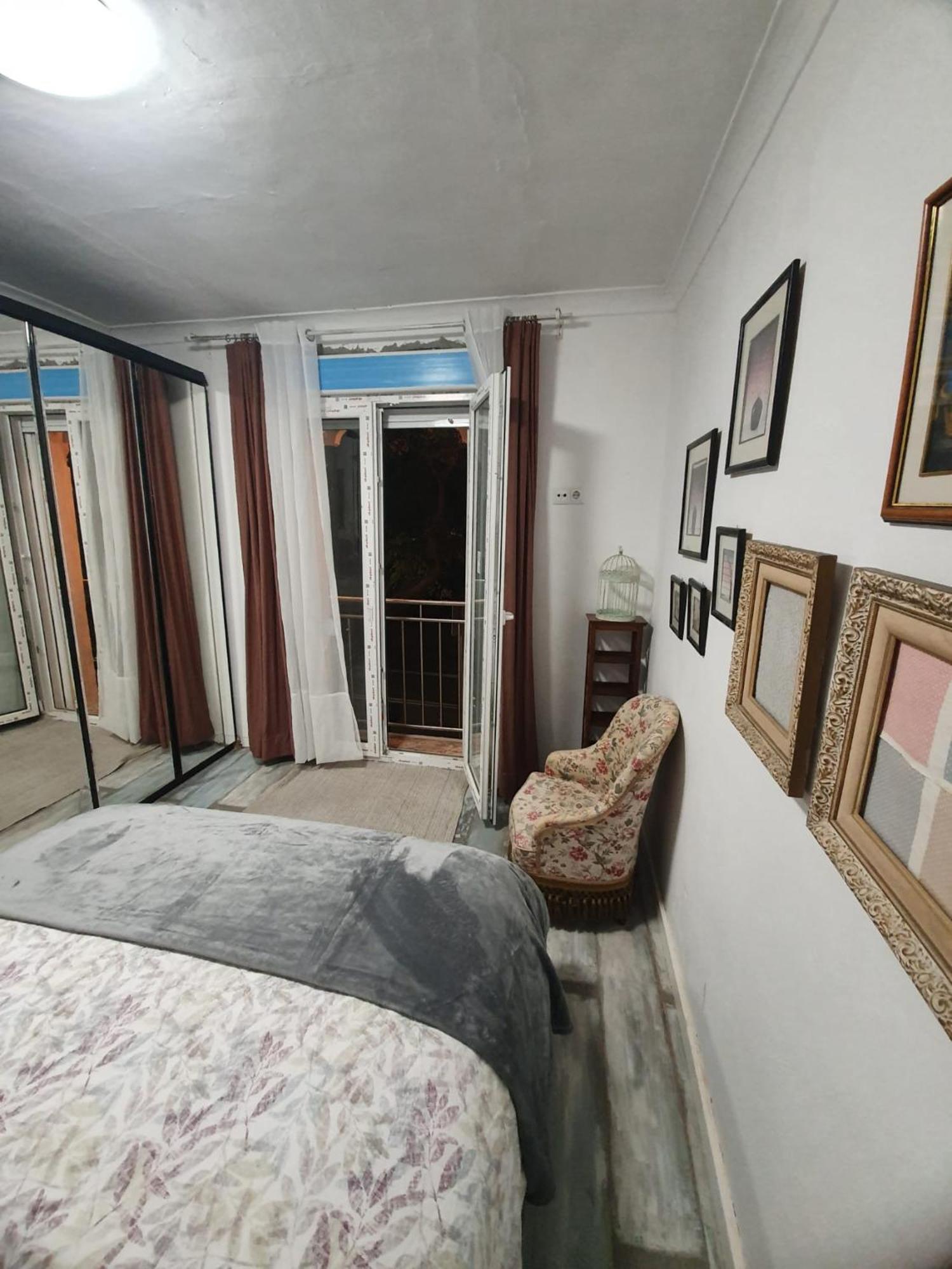Studio Or Rooms With Private Bathroom Or Rooms With Shared Bathroom Barcelona Exteriör bild