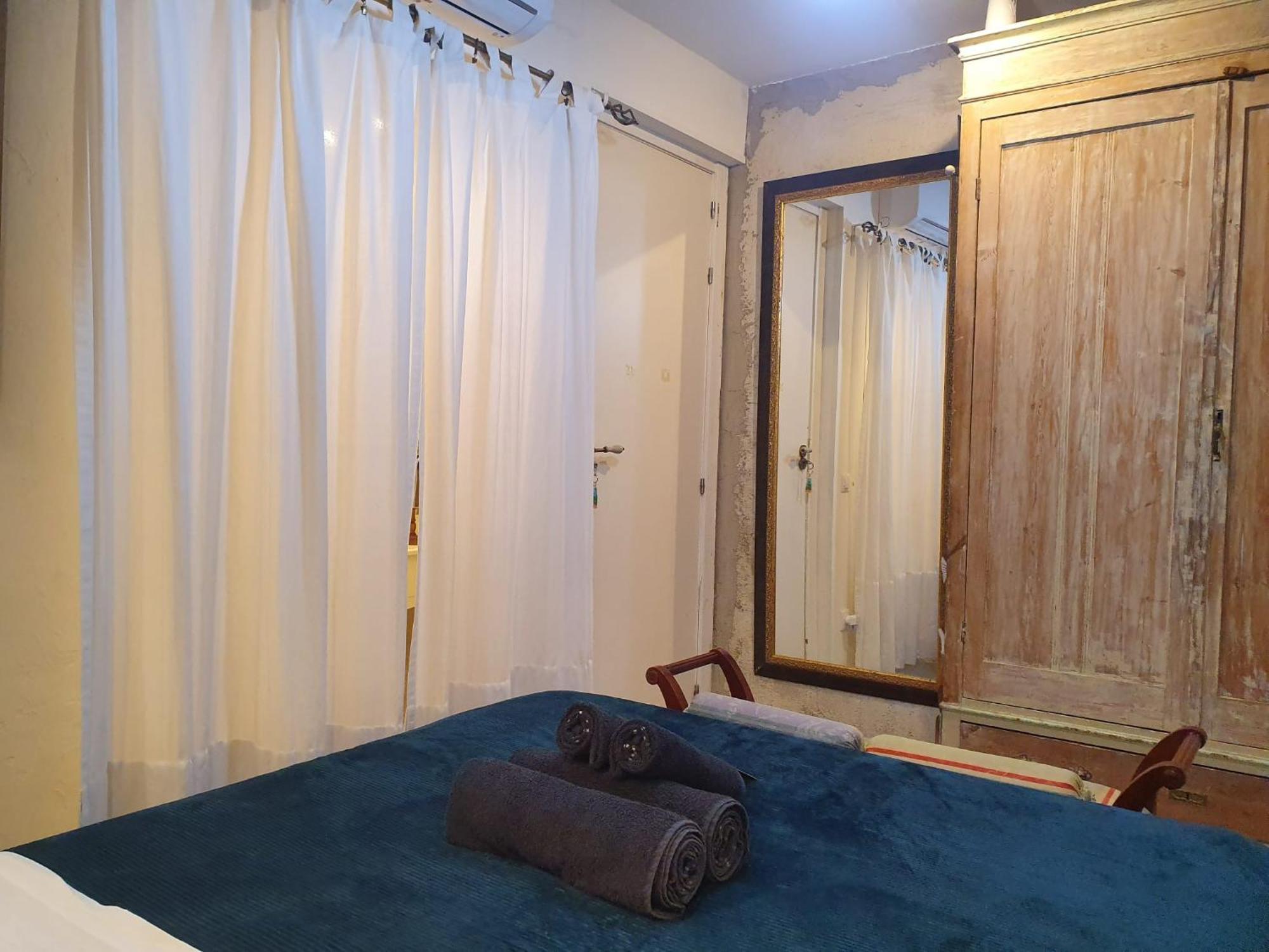 Studio Or Rooms With Private Bathroom Or Rooms With Shared Bathroom Barcelona Exteriör bild